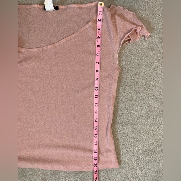 One ❤️ Women Flutter Sleeve Pale Pink Top Blouse Size Medium - Picture 5 of 6